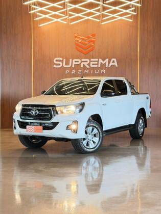 TOYOTA HILUX 2.8 SR 4X4 CD 16V DIESEL 4P AUTOMÁTICO TOYOTA HILUX 2.8 SR 4X4 CD 16V DIESEL 4P AUTOMÁTICO